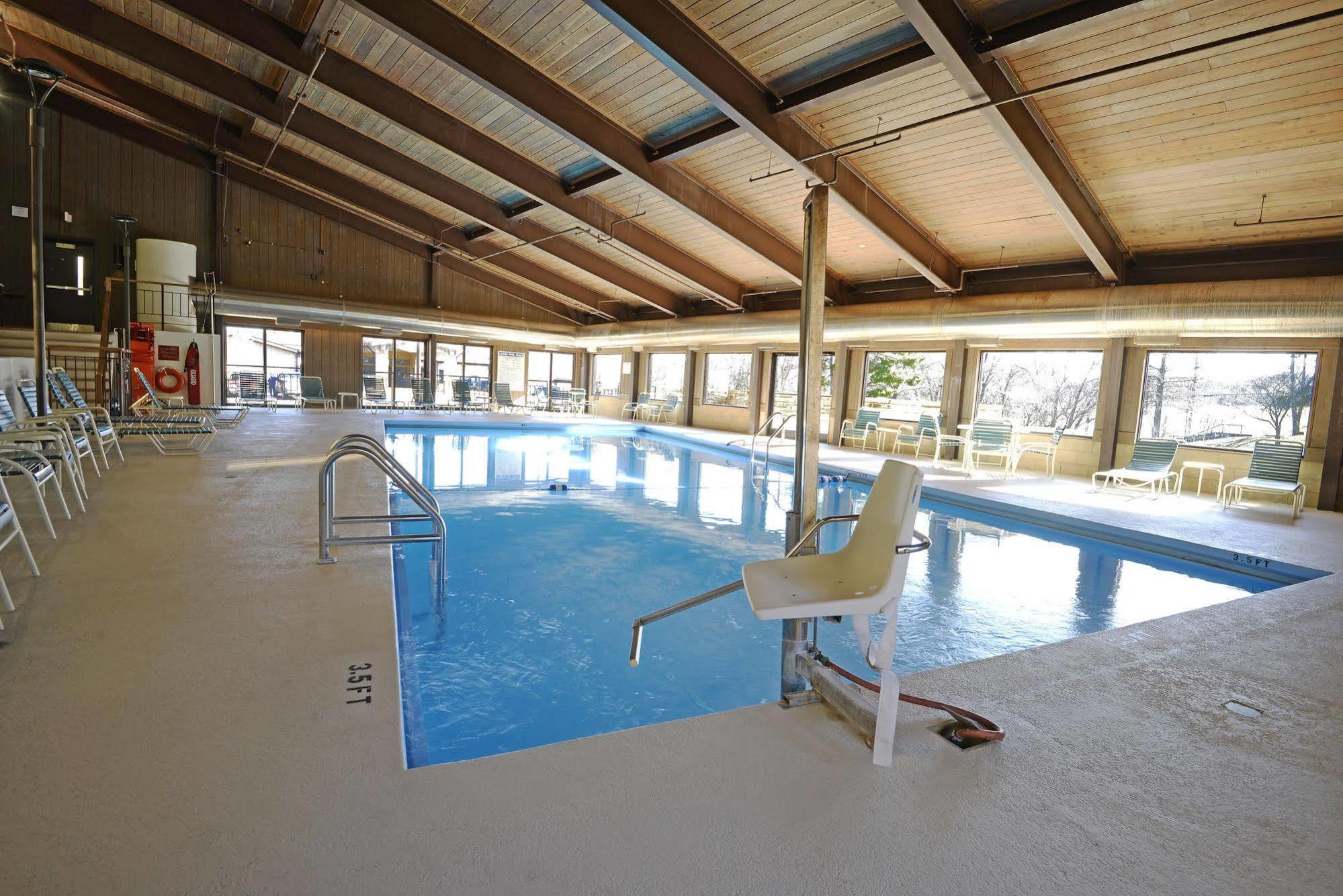 Lake Cumberland State Resort Park Jamestown Exterior photo
