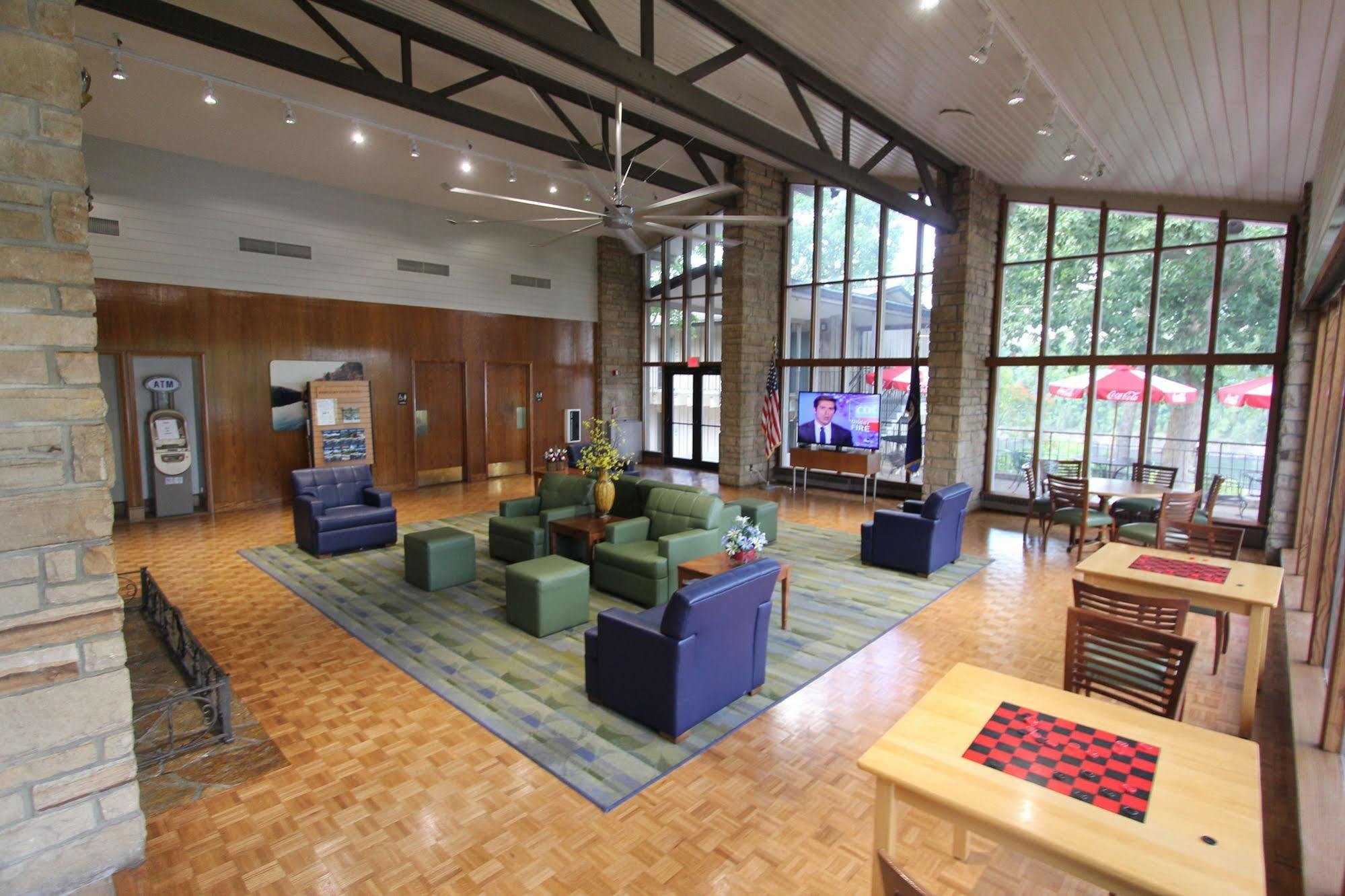 Lake Cumberland State Resort Park Jamestown Exterior photo